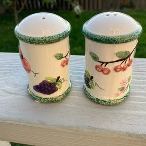 VIN JKL Ceramic Salt and Pepper Shakers with Fruits Decoration